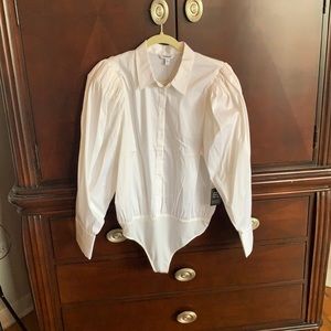 NWT puff sleeve button up bodysuit